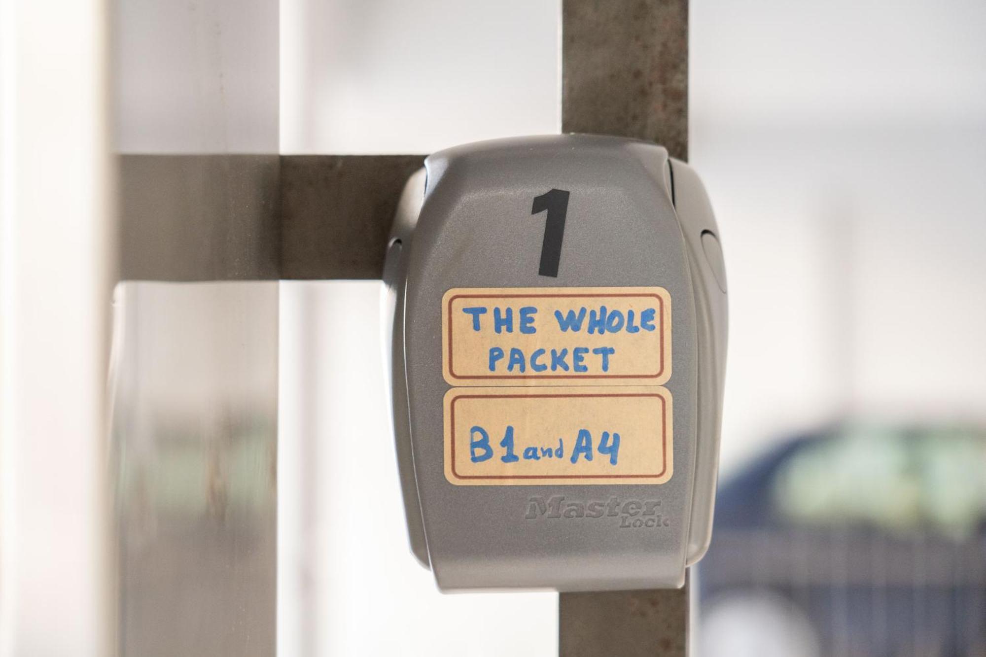 דירות לריסה The Whole Packet A4 Center With Parking מראה חיצוני תמונה